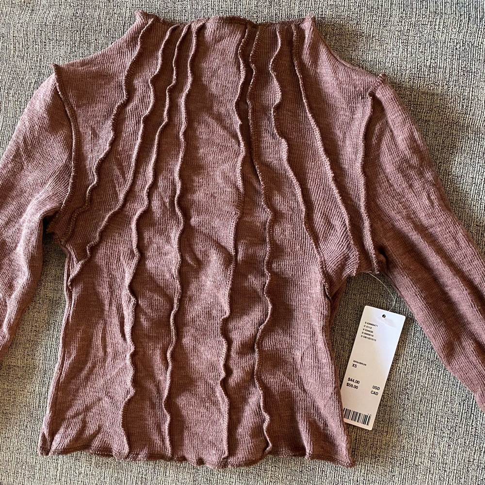 Long sleeve brown top with tags still on from Urban Outfitters!